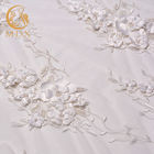 Bunga Elegan Kain Renda Putih 20% Polyester Lebar 135cm Untuk Gaun Pengantin